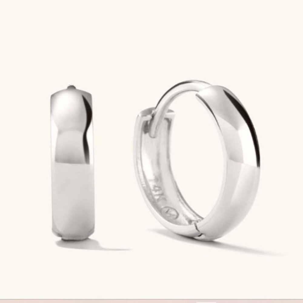 Mejuri Bold Huggie Hoops - White Gold